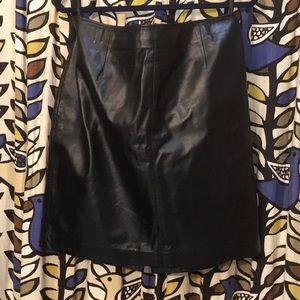Apostrophe leather skirt